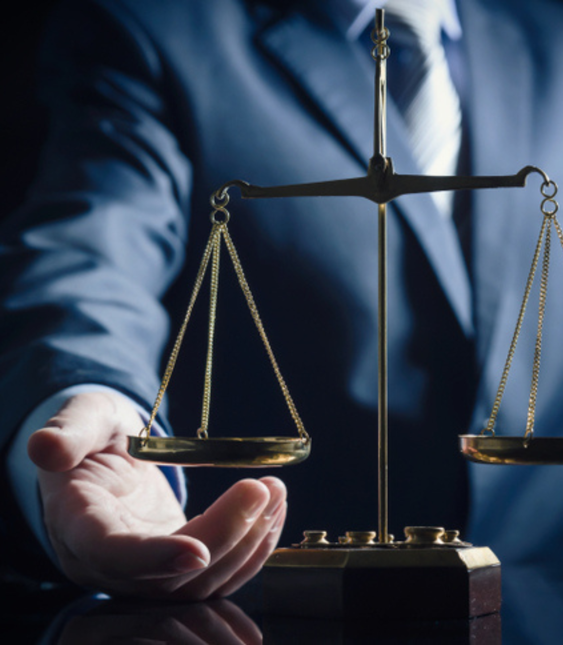 Luật sư tranh tụng